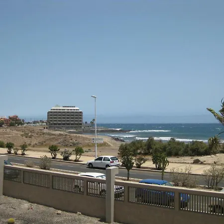 Beach Front Seaview Wifi Apartment El Medano (Tenerife)